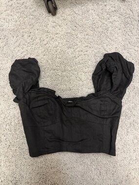 Aritzia Black Puff Sleeve Crop Top